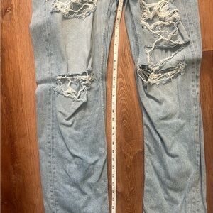 American Eagle Ripped Jeans. Baggy. Stylish/Distressed
